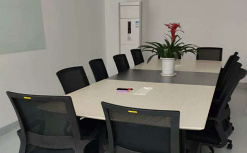 深圳西鄉(xiāng)1000平米辦公空間辦公家具實(shí)景圖 深圳西鄉(xiāng)1000平米辦公空間辦公家具實(shí)景圖